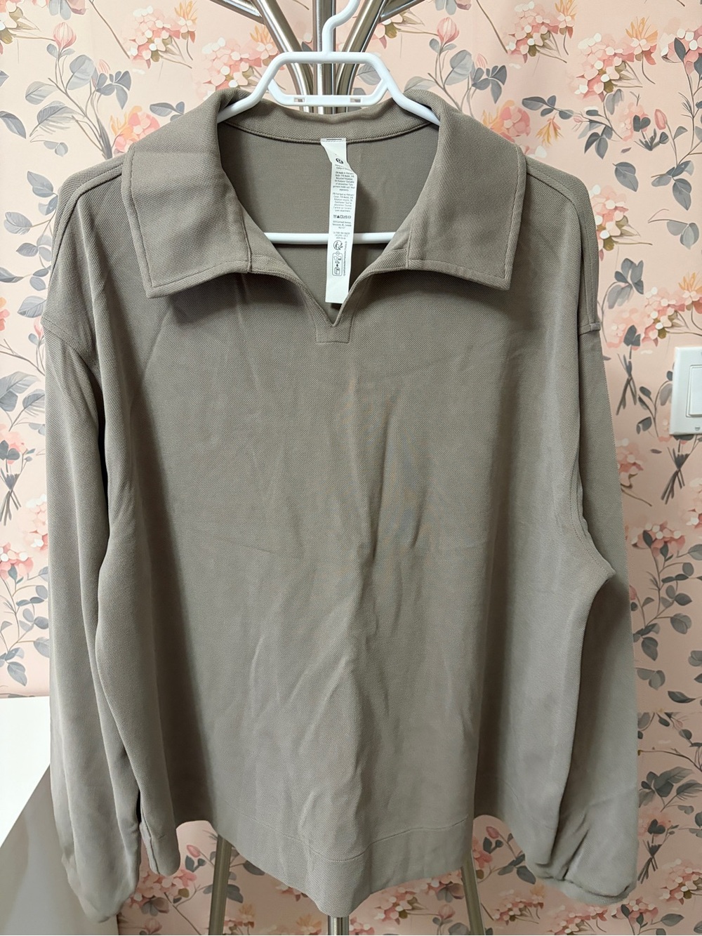 lululemon athletica Relaxed Taupe Pullover Top